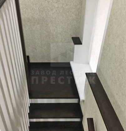 Внутренняя лестница с поворотом на металлокаркасе ЛС-1398 - фото 5