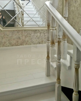 Деревянная маршевая лестница из ясеня ЛС-1490 - фото 3